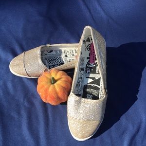 Rock &Candy by Zigy Glittery Gold Shoes, NEW